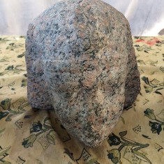 السفارة المصرية تسترد قطعة أثرية مسروقة قبل بيعها بباريس