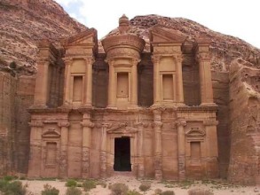 15 % نسبة ما اكتشف من كنوز المدينة الوردية