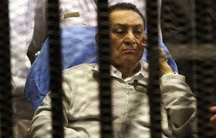 تأجيل طعن مبارك والعادلي ونظيف على تغريمهما لقطع الاتصالات