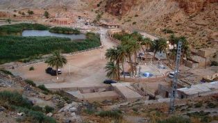 الحمام المعدني بعين ورقة يستقبل عددا كبير من السياح