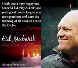 مارتن يول.. يداعب المصريين عبر صفحته الرسمية ويهنئهم بعيد الفطر بكحك العيد ومنشور عيد مبارك