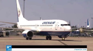 بالفيديو والصور .. وصول أول طائرة سياحية روسية إلى تركيا بعد انتهاء الأزمة بين البلدين