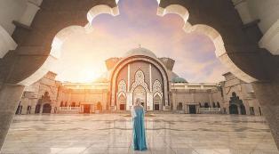 ماليزيا تجذب أكبر نسبة من السياح المسلمين في العالم
