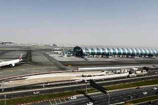 طيران الإمارات توقّع اتفاقية لـ 10 سنوات مع «يونيسون»