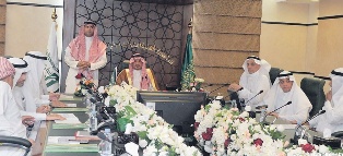 وزير الحج والعمرة يتفقد أداء مكتب الزمازمة لمطوفي حجاج الدول العربية