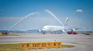 طيران الإمارات تعزز خدماتها إلى لوس أنجليس