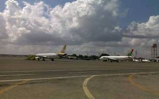 استئناف العمل بمطار معيتيقة بعد توقف مؤقت