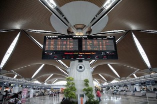 مطار كوالالمبور الدولى يشدد الاجراءات الامنية