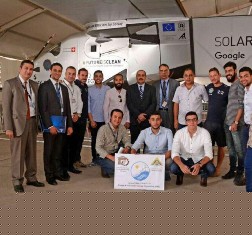 الطيران المصرى ينظم جولة تفقدية لطلبة كلية الهندسة للطائرة (سولار أمبلس2)