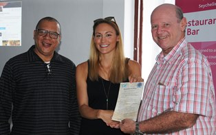 Cassandra De Pecol, the Peaceful Traveler of the USA arrived in Seychelles as she attempts to be the first woman to travel 196 nations