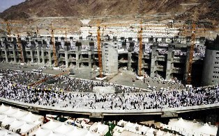 بعد الفيش والتشبيه ..الداخلية تصدر أسورة بيانات بلاستيكية لحجاج مصر