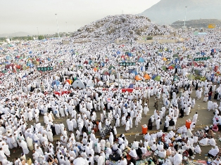 13 أغسطس انطلاق اولى قوافل الحجاج العراقيين إلى الديار المقدسة