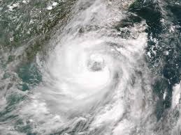 إلغاء أكثر من 150 رحلة جوية فى هونج كونج بسبب الإعصار