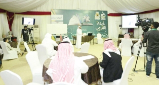 خيمة أبها السياحية الدعوية تشهد فعاليات متنوعة في يومها العاشر