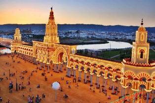 سياحة اسبانيا تسجل 33 مليار يورو خلال النصف الاول