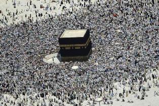 أولى رحلات الحجاج العراقيين تنطلق من مطار بغداد الى الديار المقدسة اليوم