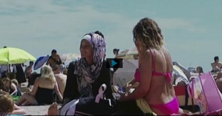 منع ارتداء (البركيني) على الشواطئ يثير الجدل في فرنسا
