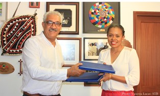 Seychelles & Reunion Islands strengthen cooperation in filed of tourism
