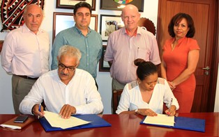 Seychelles & Reunion Islands strengthen cooperation in filed of tourism
