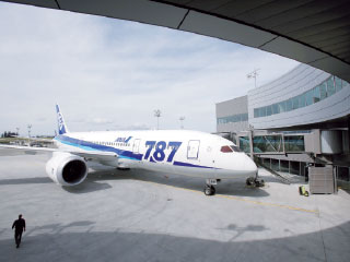 33 طائرة بوينج تسلمتها ناقلات إماراتية في 18 شهراً