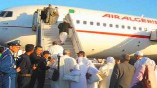 الخطوط الجوية الجزائرية تنقل أول فوج للحجاج للبقاع المقدسة 18 أغسطس الجارى