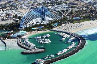 دبي تسعى لمضاعفة عدد السياح بحلول عام 2020