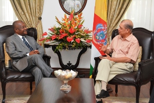 New Secretary General of the Indian Ocean Commission makes security his priority