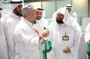 الشيخ السديس يتفقد أعمال رئاسة المسجد النبوي بمطار الأمير محمد بن عبدالعزيز