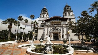 إغلاق قصر هيرست على ساحل المحيط الهادىء بسبب حرائق كاليفورنيا