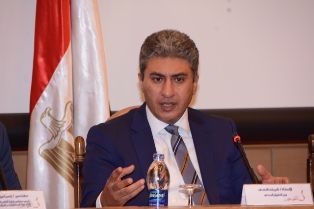 وزير الطيران المصرى يؤكد جاهزية مبنى الركاب الجديد بمطار القاهرة للتشغيل
