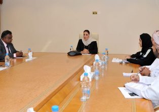 سياحة عمان تبحث مع ماليزية تطوير مشروعات في السلطنة