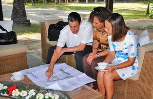PS ANNE LAFORTUNE VISITS THE FOUR SEASONS DESROCHES ISLAND RESORT CONSTRUCTION OF SEYCHELLES