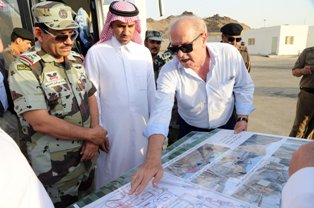 رئيس اللجنة التحضيرية لأعمال الحج يقف على جاهزية 11 موقعاً في المشاعر المقدسة