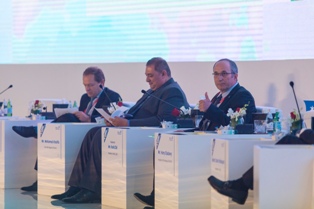 خبراء الطيران المدني يؤكدون على أهمية مواجهة خطر الإرهاب على الطيران