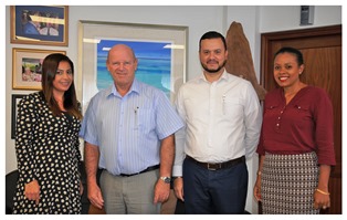 Qatar Airways representatives hold talks with relevant authorities in Seychelles