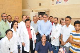 وزير الاثار يشهد رفع قطعة جديدة من مركب خوفو الثانية