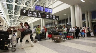 مطار رفيق الحريري الدولي يشهد نشاطا بحركة الركاب خلال الأيام العشرة الماضية