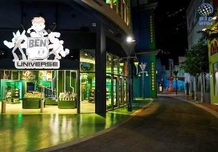 Mohammed bin Rashid tours IMG Worlds of Adventure, hails role of private sector