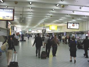 وفد روسي يصل مصر للتدقيق بتأمين المطارات لاستئناف الرحلات الجوية بين البلدين