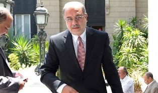 رئيس الوزراء :حظر ترميم أو وضع تماثيل أو أو أى منحوتات بالميادين العامة