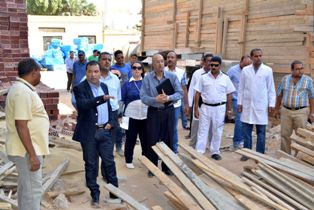 محمد بدر يتفقد مشروعات الانشاء والتطوير بمستشفيات البياضية والاقصر