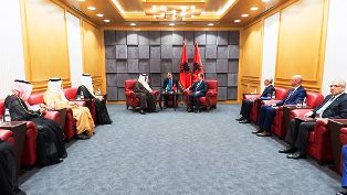 رئيس سياحة واثار السعودية الامير سلطان بن سلمان يبحث مع الرئيس الالباني آفاق التعاون بين البلدين