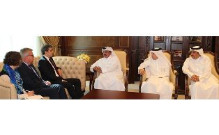 وزير المواصلات والاتصالات القطرى يجتمع مع وفد من المفوضية الأوروبية