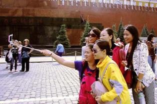 Tourist spending in Moscow drops by half