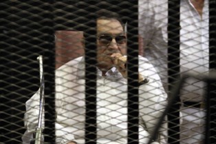 اليوم .. نظر طعن مبارك ونظيف والعادلى على تغريمهم فى (قطع الاتصالات)