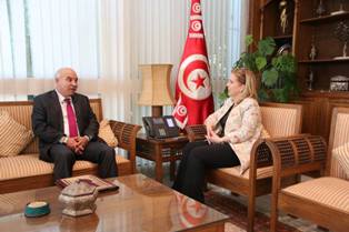 وزيرة السياحة تلتقى بثلاث سفراء جدد لتونس