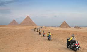 السياحة المصرية ترعى الموسم السادس لرالي تحدي العبور بمشاركة الرحالة الألمانى هاوزر