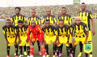 مصرللطيران اكسبريس تنقل فريق صن داونز إلي مطار برج العرب بالأسكندرية