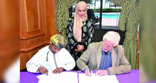 طيران صلالة و سفاري الذهبية يوقعان مذكرة تفاهم