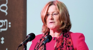 طيران الإمارات للآداب.. رحلة مع التسامح والسلام والسعادة